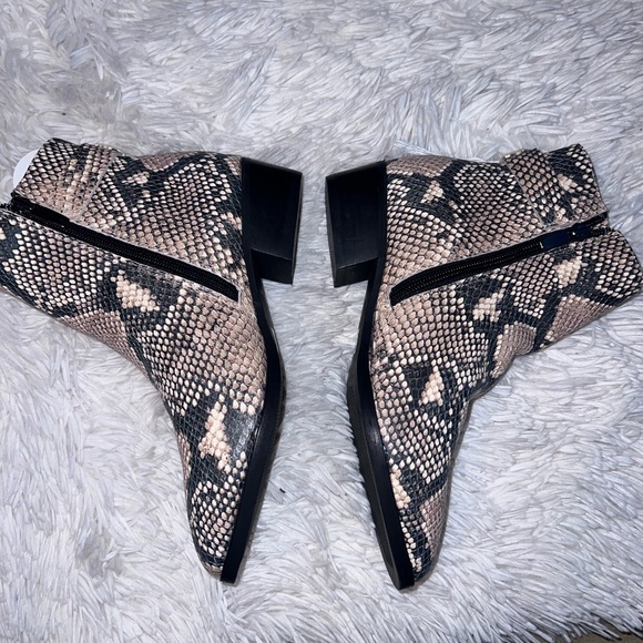 NWT Snakeskin Booties - Picture 4 of 6